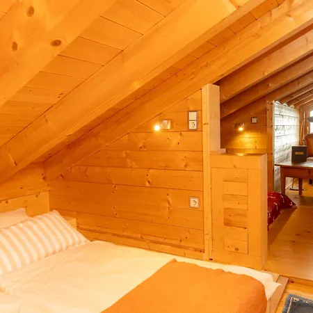 Calegna Ferienchalet * 巴特科尔格鲁布